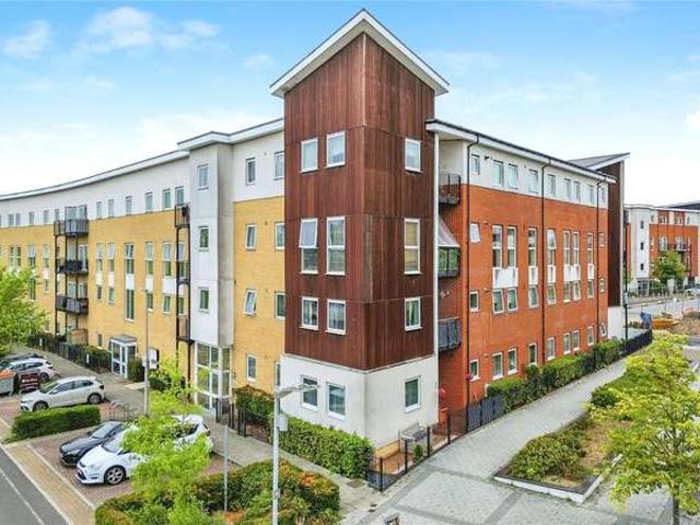 Flat for sale in Whitley, Reading