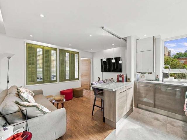 Flat for sale in Muswell Hill, Greater London
