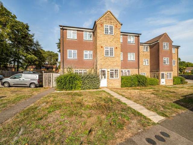 Flat for sale in Martin's Heron, Winkfield