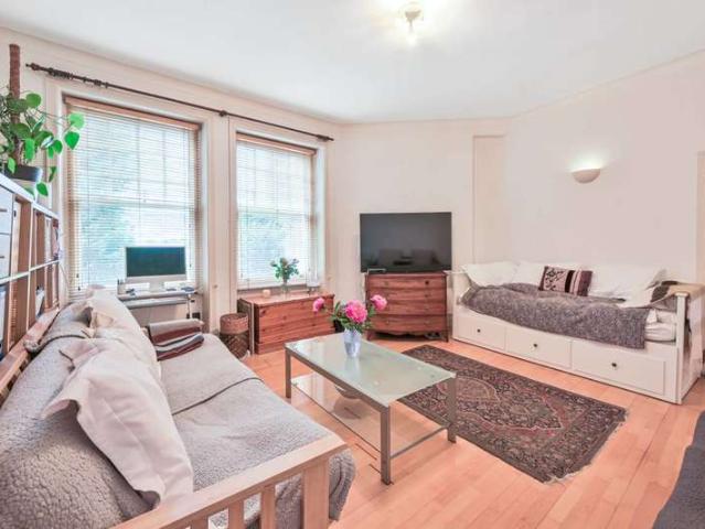 Flat for sale in South Hampstead, Kilburn