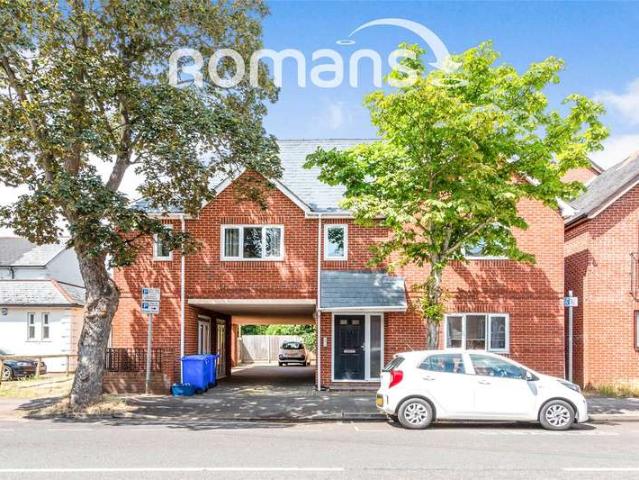 Flat for sale in Farnborough, Hampshire