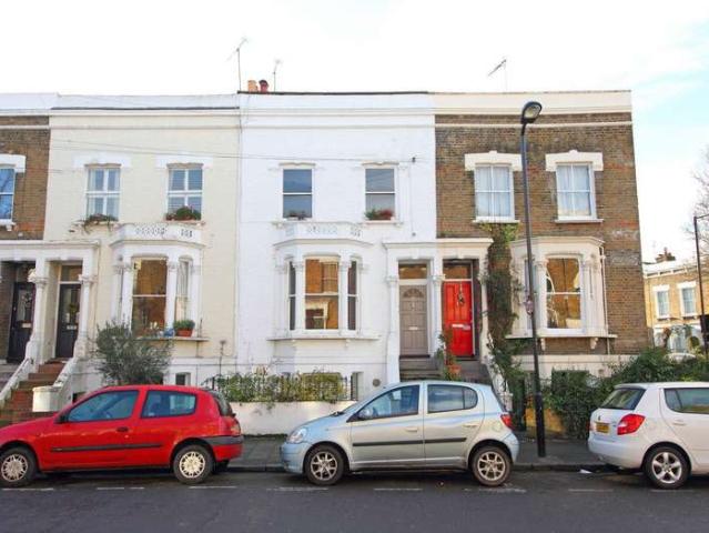 Flat for sale in Finsbury Park, Greater London