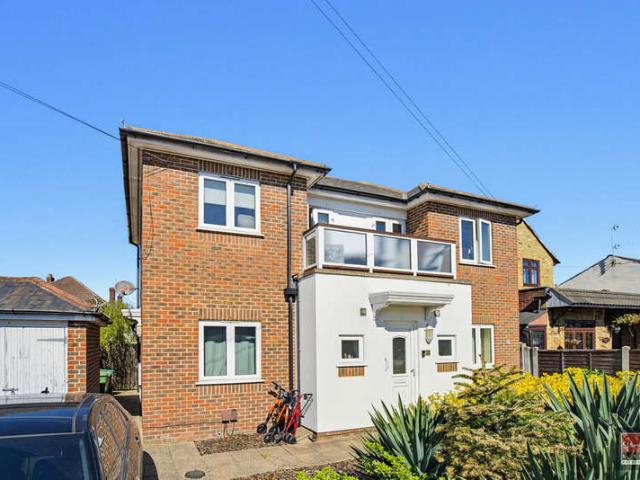 Flat for sale in Ashford Common, Lower Halliford