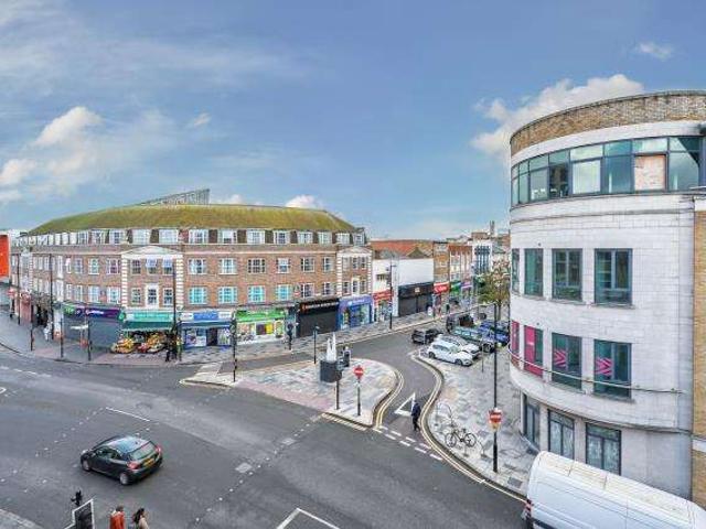 Flat for sale in Slough