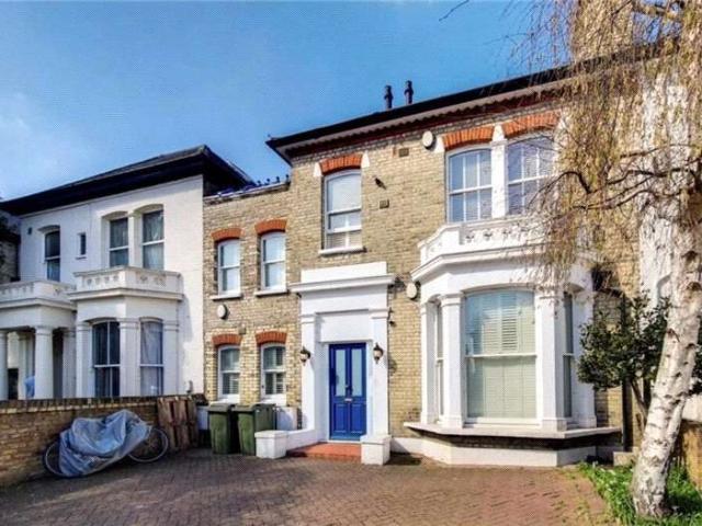 Flat for rent in Greater London