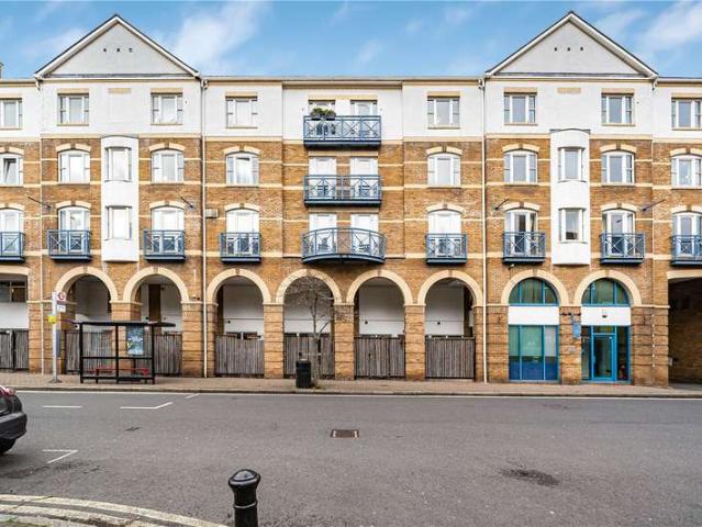 Flat for sale in Rotherhithe, Greater London
