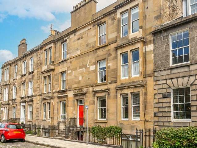 Flat for sale in North Leith, Leith