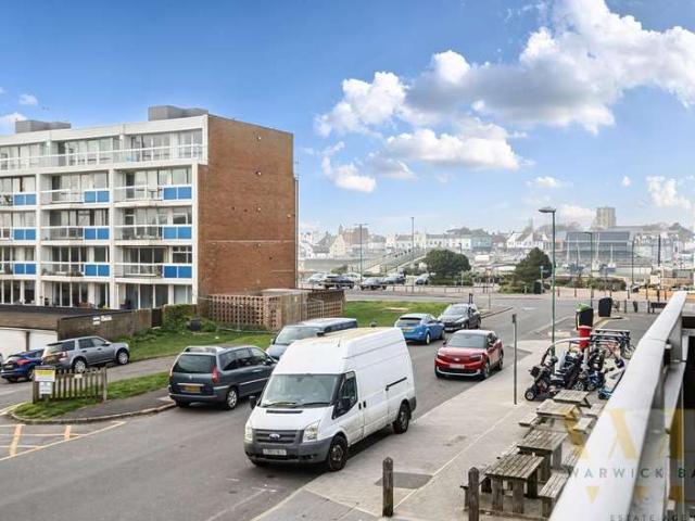 Flat for sale in Fishersgate, West Sussex