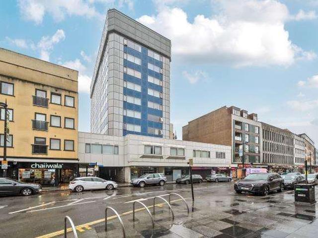 Flat for sale in Slough