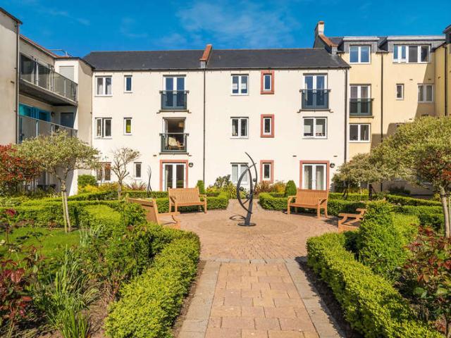 Flat for sale in Fell Lane