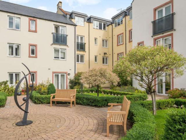 Flat for sale in Fell Lane