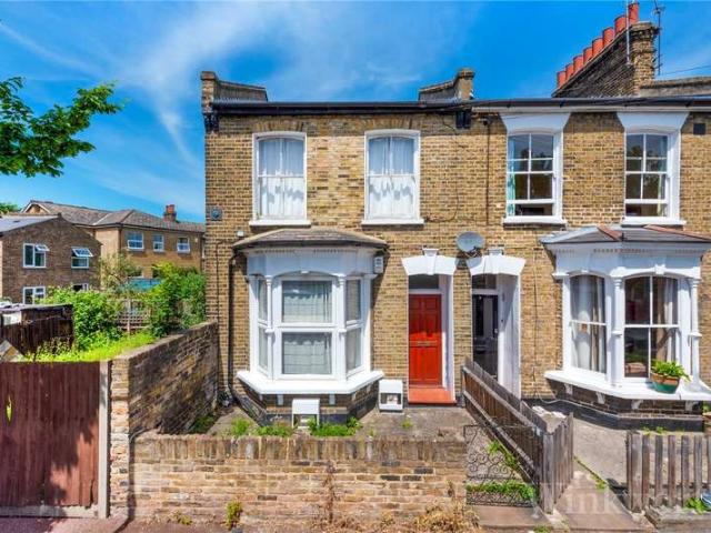 Flat for sale in London Borough of Lewisham, Greater London