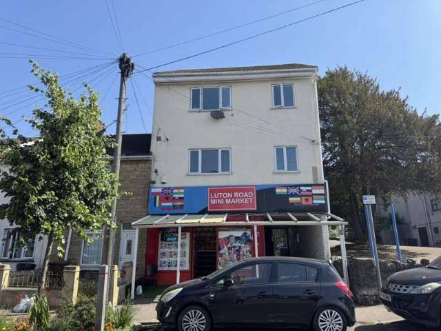 Flat for rent in Luton, Chatham