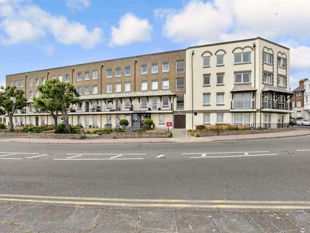 Flat for sale in East Cliff, Acol
