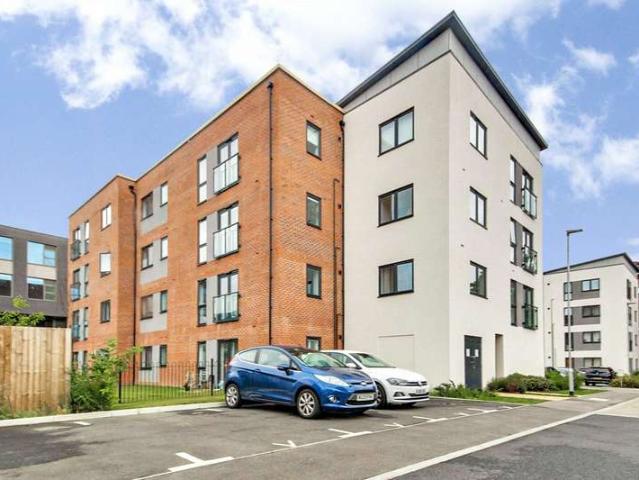 Flat for sale in Reading