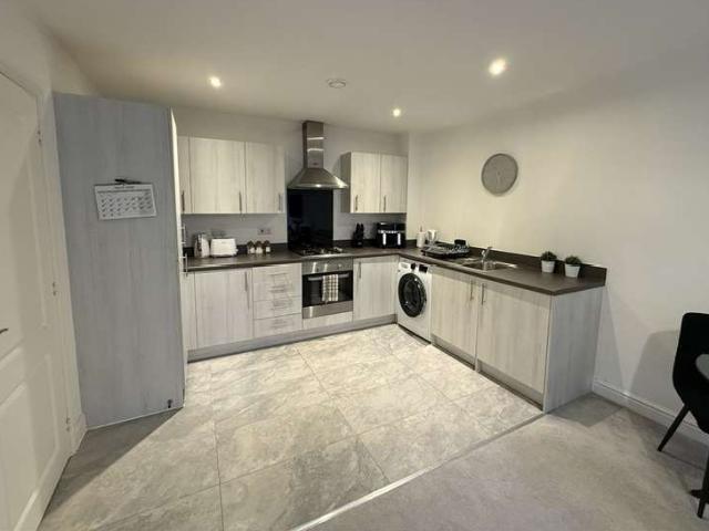 Flat for sale in Allington, Midway