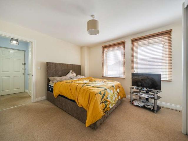Flat for sale in Ferndale, Sandown Park