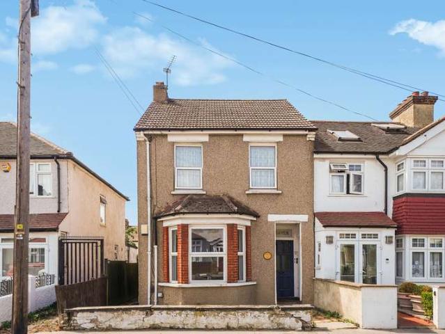 Flat for sale in London Borough of Croydon, Thornton Heath