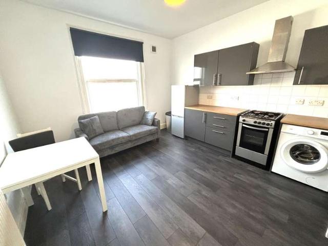 Flat for rent in Southsea, City Of Portsmouth