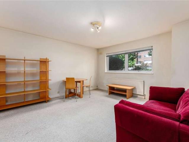Flat for sale in Putney, Greater London