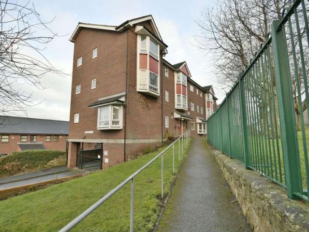 Flat for sale in Low Fell, Tyne And Wear