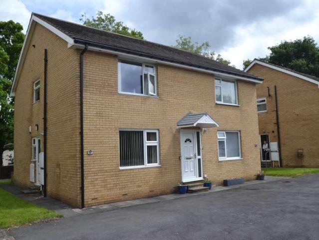 Flat for sale in Eccleshill, West Yorkshire