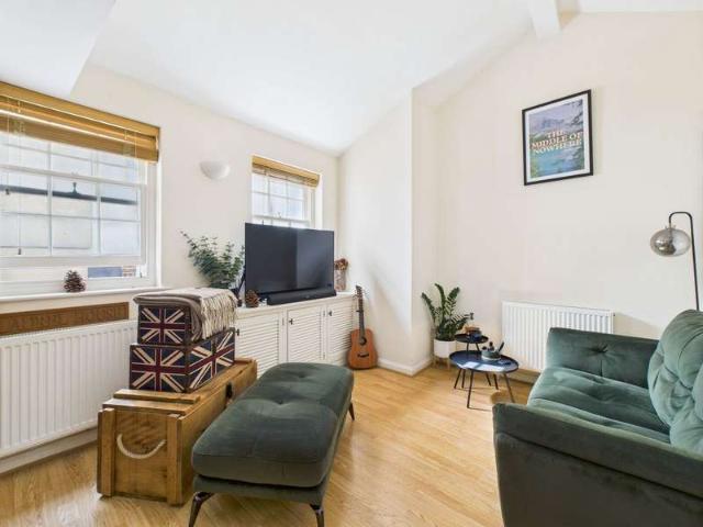 Flat for sale in West Worthing, Worthing