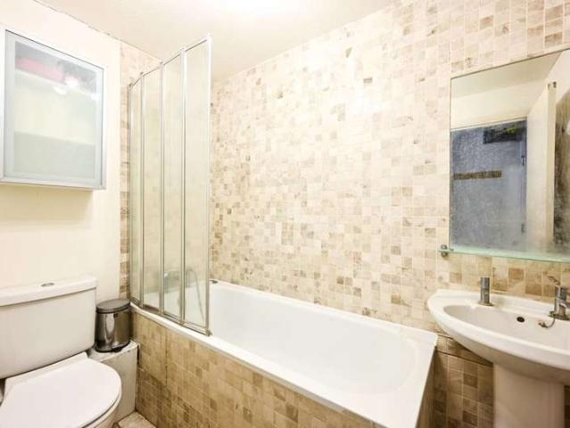 Flat for sale in Earl's Court, Earl's Court