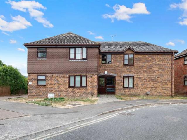 Flat for sale in Pachesham Park, Surrey