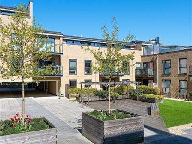 Flat for sale in Pouchen End, Hertfordshire