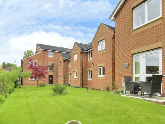 Apartment for rent in Heol-las, Surrey