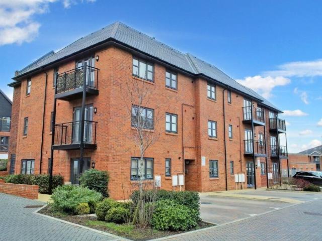 Apartment for rent in Hart, Hampshire