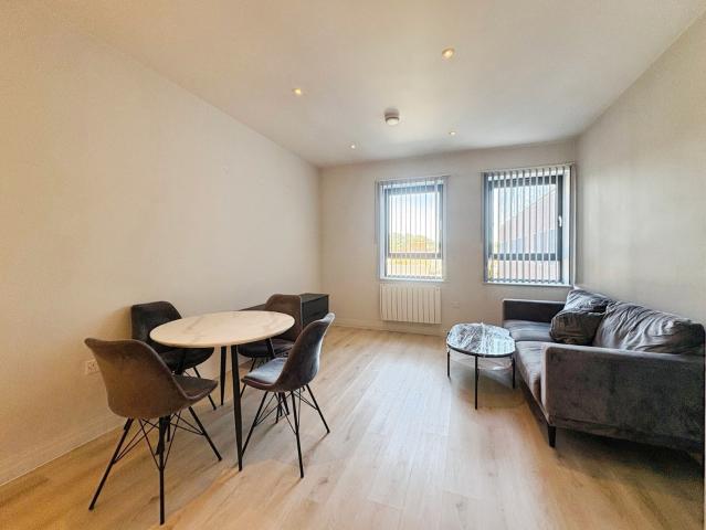 Apartment for rent in Heol-las, Surrey