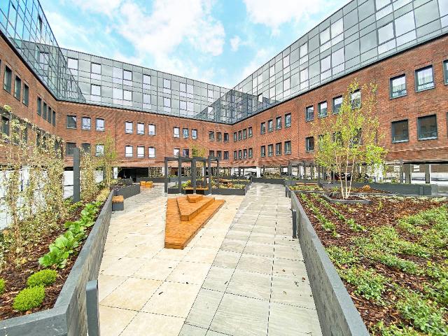 Apartment for rent in Heol-las, Surrey