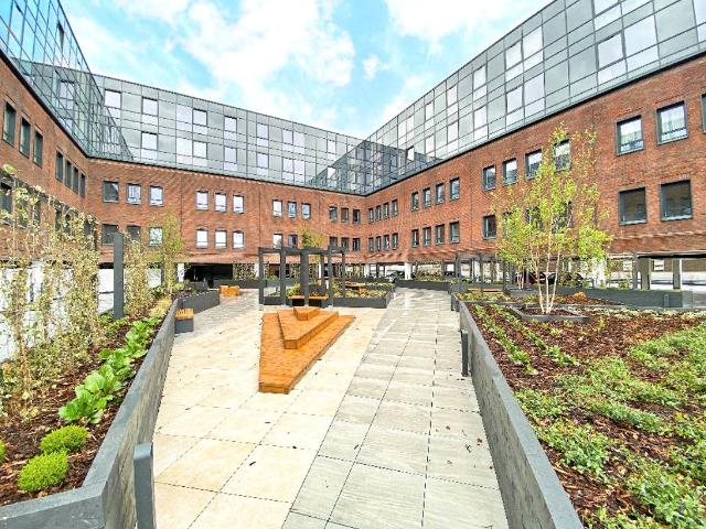 Apartment for rent in Heol-las, Surrey