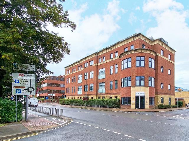 Apartment for rent in Heol-las, Surrey