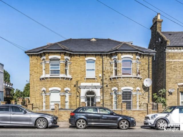 Apartment for rent in London Borough of Lewisham, Bell Green