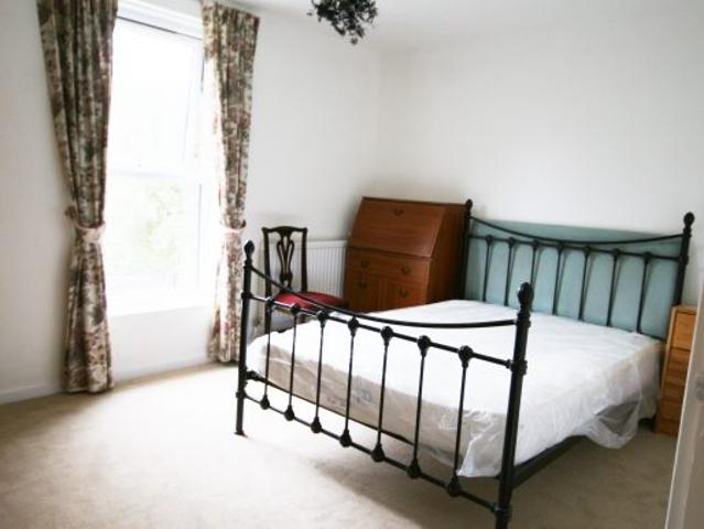 Apartment for rent in Fallow Corner, Greater London