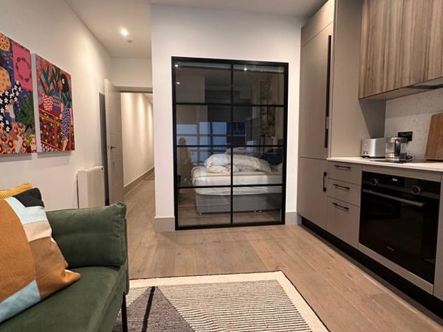 Apartment for rent in Stockwell, Greater London