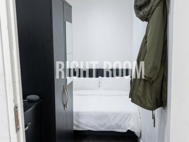 Apartment for rent in Harold Hill, Greater London