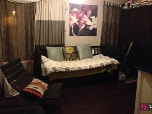 Apartment for rent in Blackhills, Surrey