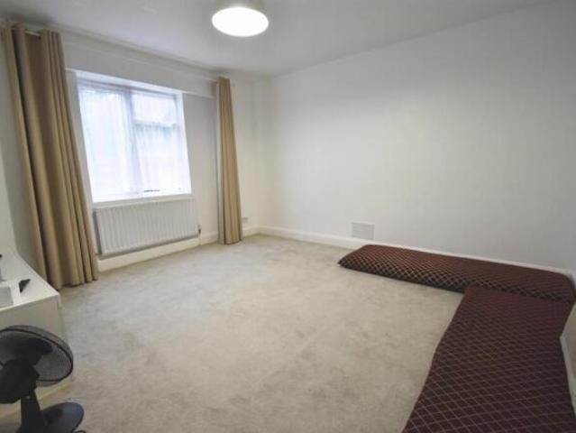 Flat for rent in Cat Hill