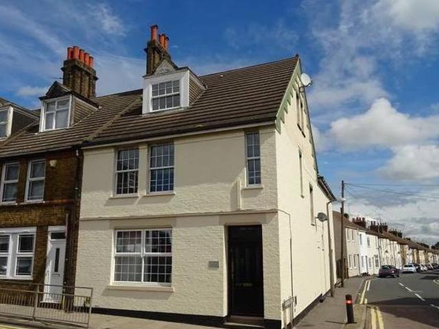 House for rent in Lyons, Greater London