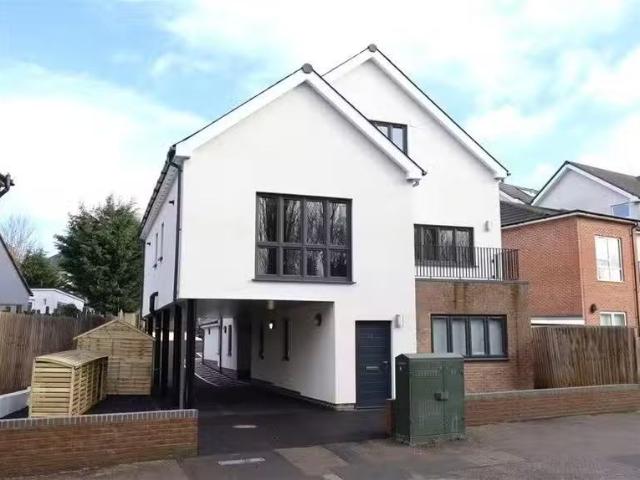 House for rent in Five Acres, Hertfordshire