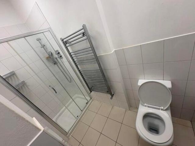 Flat for rent in Cat Hill