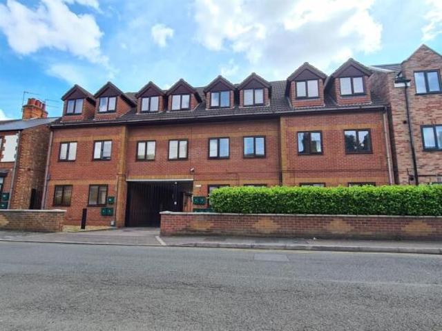 Flat for rent in Lane, Kirklees
