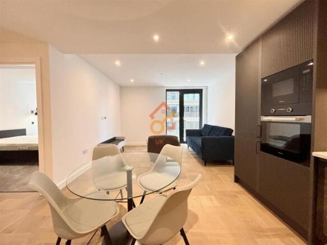 Flat for rent in Cat Hill