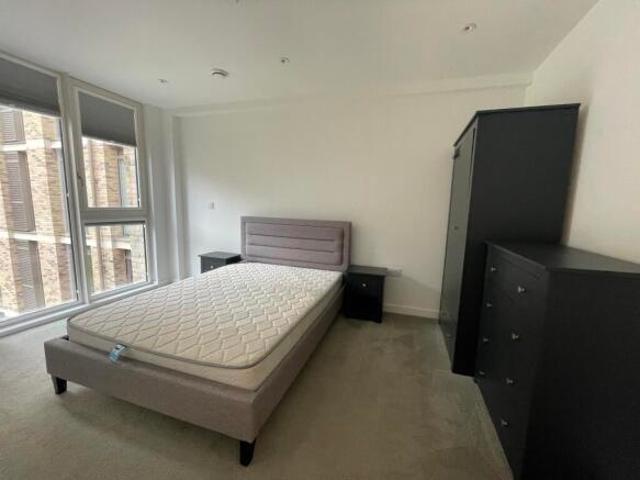 Flat for rent in South Lane, West Yorkshire