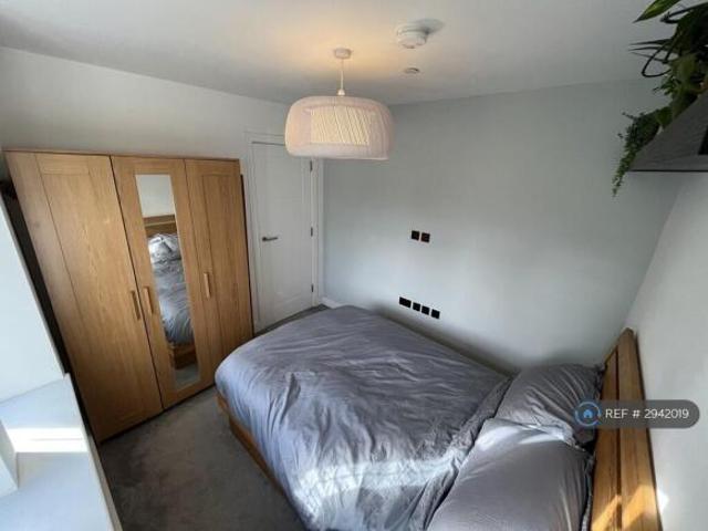 Flat for rent in Cat Hill