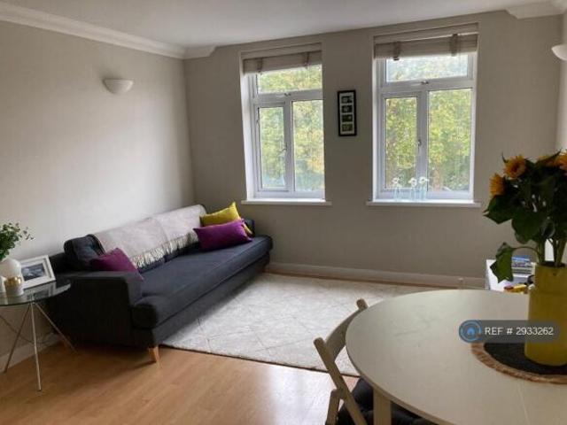 Flat for rent in Cat Hill